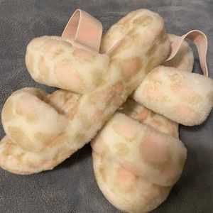 UGG Slippers Size 6